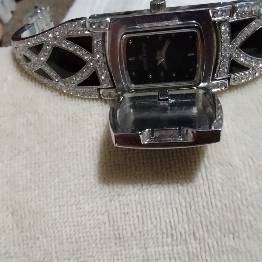 VTG Annie Klein Bangal Style Watch Never Worn, Black W/ Criss Cross Clear Stones
